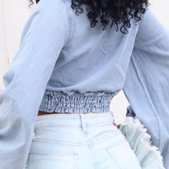 NWT Miss Selfie sz XL Denim light wash bell sleeve TOP. - Picture 3 of 9